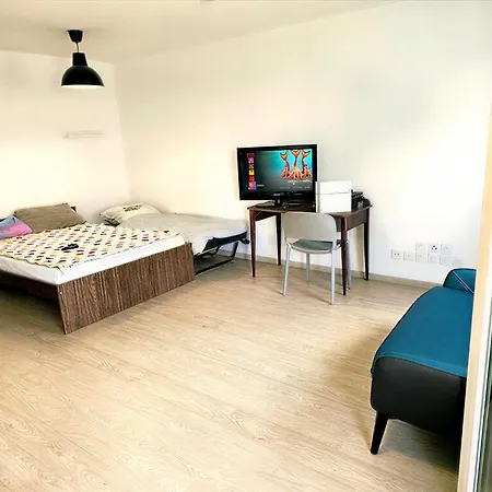 Apartamento Bright Studio With Balcony, Tram 17, Gaillard, Geneva *