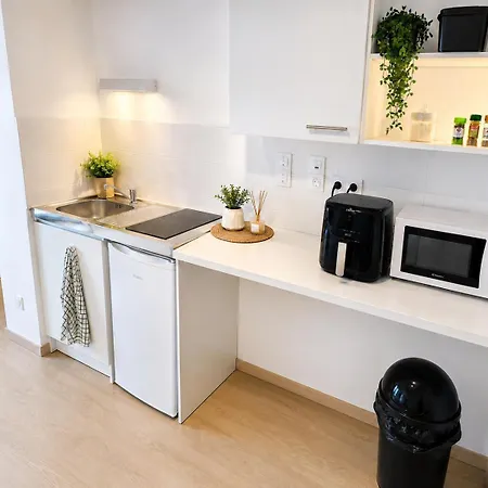 Bright Studio With Balcony, Tram 17, Gaillard, Geneva Apartamento Gaillard
