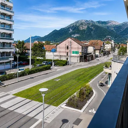 Apartamento Bright Studio With Balcony, Tram 17, Gaillard, Geneva