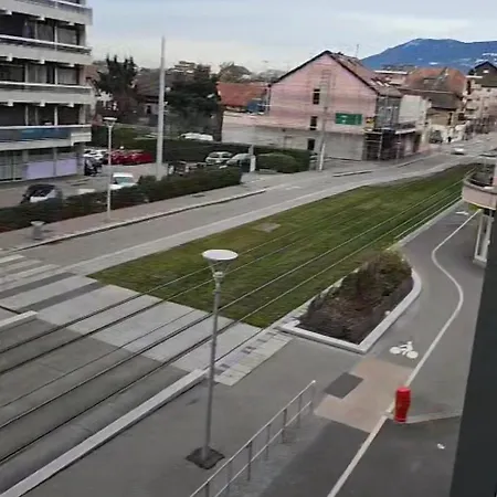 Bright Studio With Balcony, Tram 17, Gaillard, Geneva Gaillard
